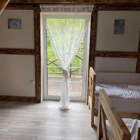 Сasa de vacaciones Kocanka W Lesie, Przy Jeziorze W Kaszubskiej Wenecji, Na Gwizdowce