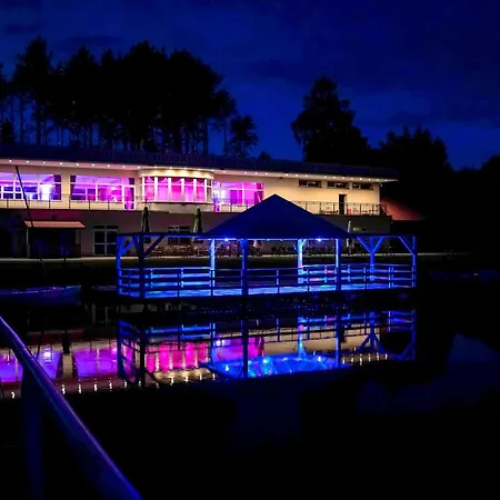 Kocanka W Lesie, Przy Jeziorze W Kaszubskiej Wenecji, Na Gwizdowce Zalakowo