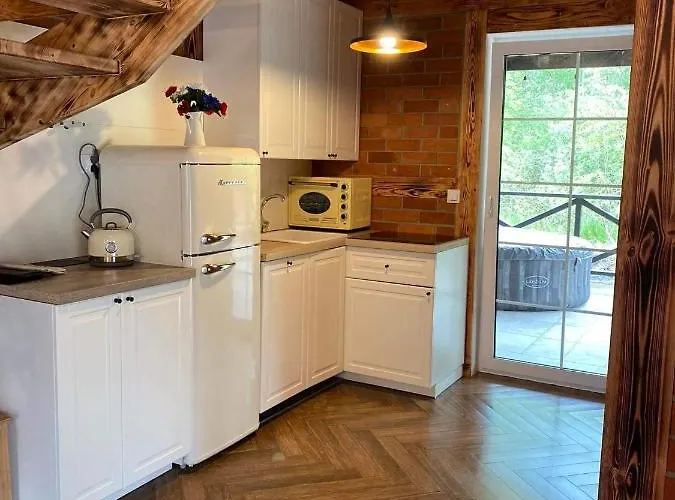 Kocanka W Lesie, Przy Jeziorze W Kaszubskiej Wenecji, Na Gwizdowce Tatil Evi Zalakowo