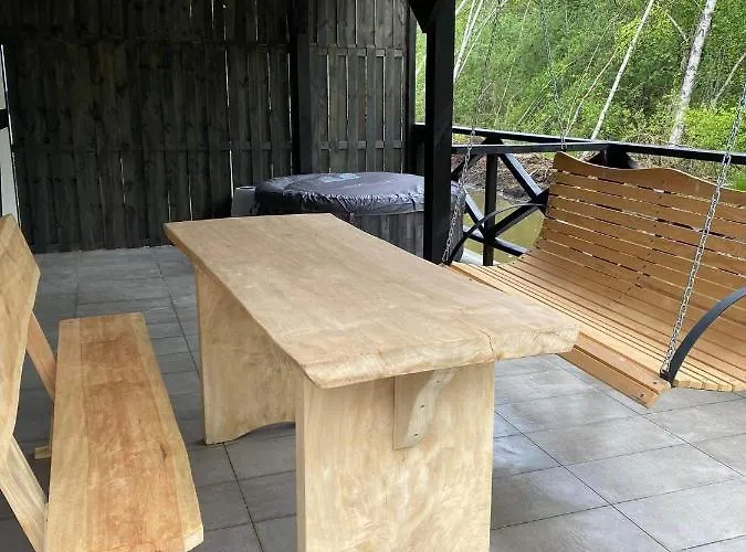 Kocanka W Lesie, Przy Jeziorze W Kaszubskiej Wenecji, Na Gwizdowce Zalakowo