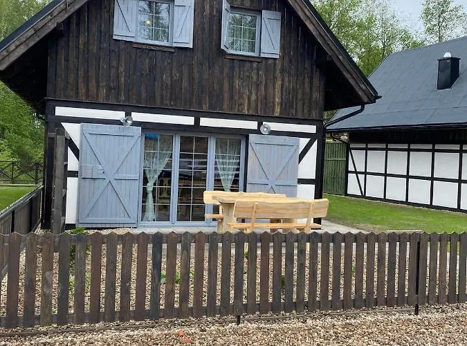 Kocanka W Lesie, Przy Jeziorze W Kaszubskiej Wenecji, Na Gwizdowce Zalakowo