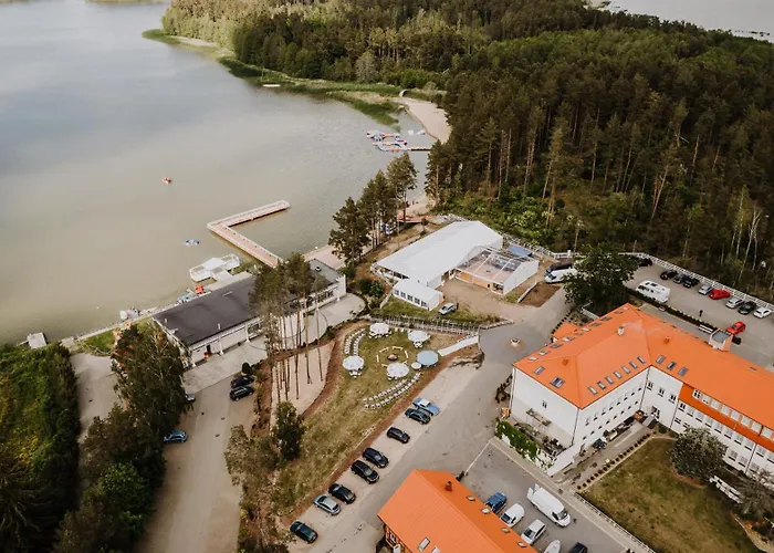 Kocanka W Lesie, Przy Jeziorze W Kaszubskiej Wenecji, Na Gwizdowce Zalakowo